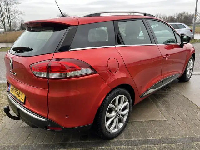 Renault Clio Estate 0.9 TCe Intens / Trekhaak / Camera / PDC V+A / Keyless / Climate / Cruise / 16''...