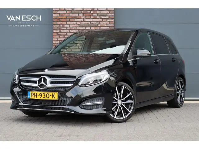 Mercedes-Benz B-klasse 180 Automaat | Dealer Onderhouden | Leder | Trekhaak | High Perf. LED | Regen...