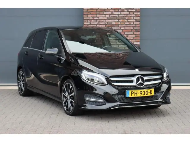 Mercedes-Benz B-klasse 180 Automaat | Dealer Onderhouden | Leder | Trekhaak | High Perf. LED | Regen...