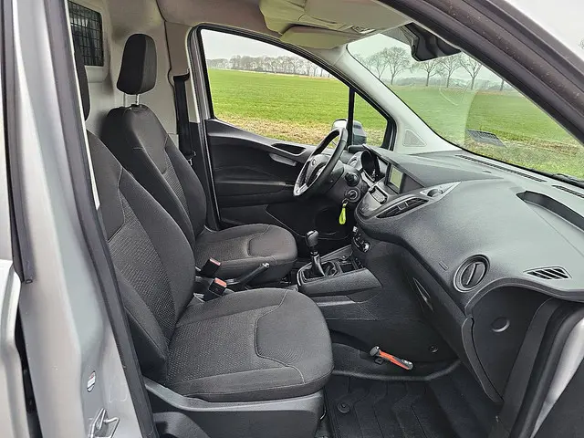 Ford Transit Courier