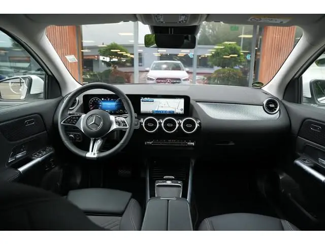 Mercedes-Benz GLA-klasse 250 e Business Solution Adapt. Cruise Stoelverw. LED Dodehoek