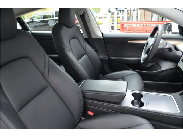 Tesla Model 3 Long Range AWD 75 kWh Enhanced AutoPilot (twv 3.800,-)