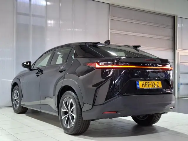 Lexus RZ