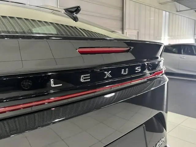 Lexus RZ