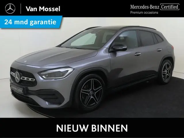 Mercedes-Benz GLA-klasse 180 Business Solution AMG / Panoramadak/ Sfeerverlichting/ Night/ Multibeam