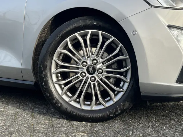 Ford Focus 1.0 EcoBoost Titanium Business 125pk/92kW 6-bak | Design Pack | Technology Pack | Driver...