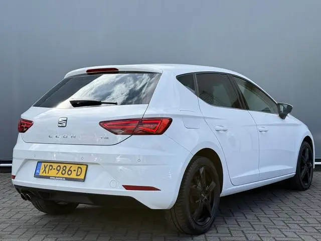 SEAT Leon BJR 2017 1.4 TSI 126 PK X-PERIENCE AMBIENCE | SPORTSTOELEN | PDC | CRUISE | CARPLAY