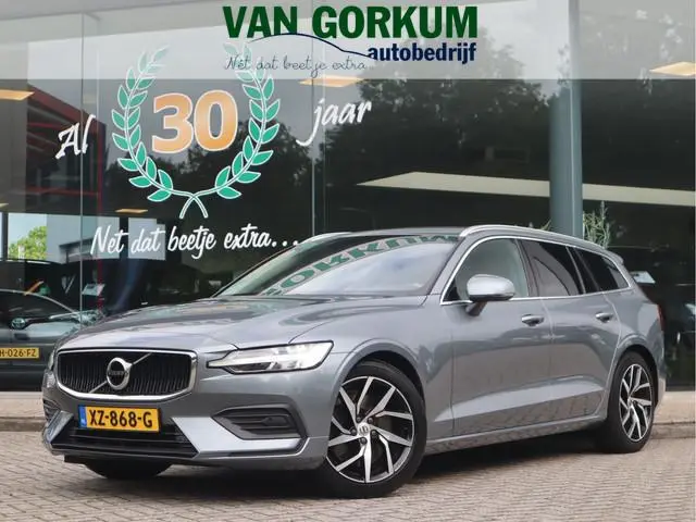 Volvo V60 2.0 T5 Momentum Navi / Climate / Elek trekh / Stoelverw / BTW auto /