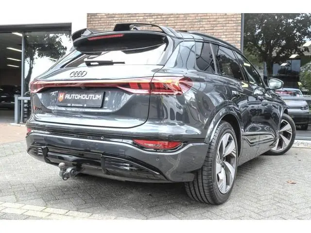 Audi SQ6 e-tron quattro 360 kW | Trekhaak | Panorama | Carbon | Luchtvering | Bijrijdersdisplay