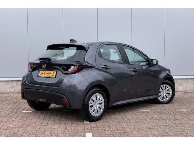 Toyota Yaris 1.5 Hybrid 115 Comfort / Camera / Apple Carplay & Android Auto / DAB /
