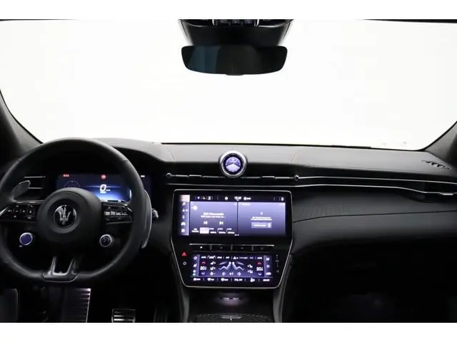 Maserati Grecale AWD Folgore 105kWh | BOMVOL | Pano | 3jr. garantie & onderhoud