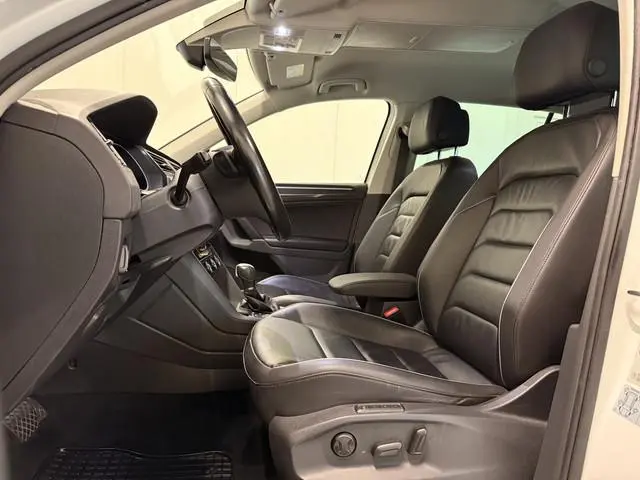 Volkswagen Tiguan 2.0 TSI 4Motion Highline | Leder | Electrische trekhaak | Stoelverwarming | Achter...
