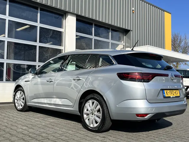 Renault Mégane Estate 1.3 TCe Airco Cruise control Parkeersensoren voor en achter Telefoonverbinding...