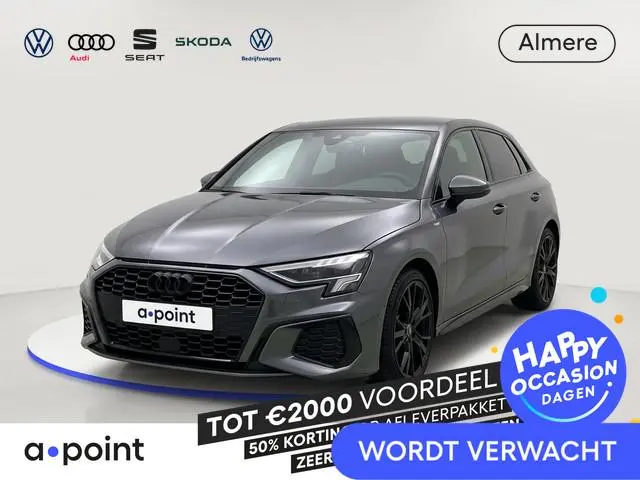 Audi A3 Sportback 30 TFSI S edition Navigatie | Panoramadak | Parkeersensoren (Achter) | Cruise cont...