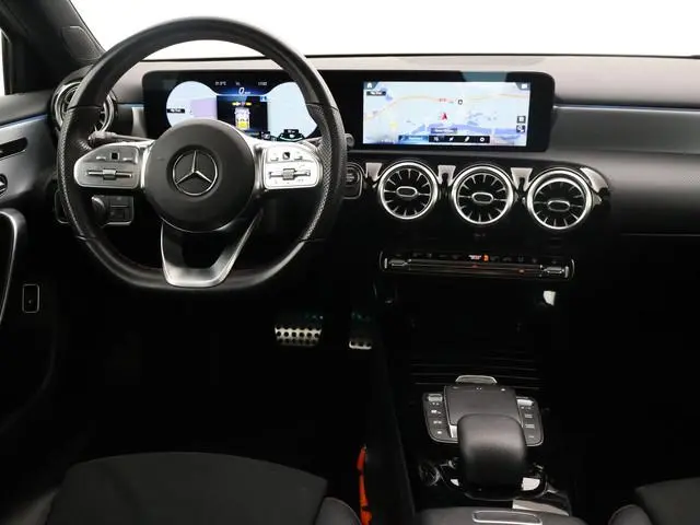 Mercedes-Benz A-klasse 250e AMG SPORT + PANORAMA | MEMORY | TREKHAAK | SFEERVERLICHTING | CAMERA | S...