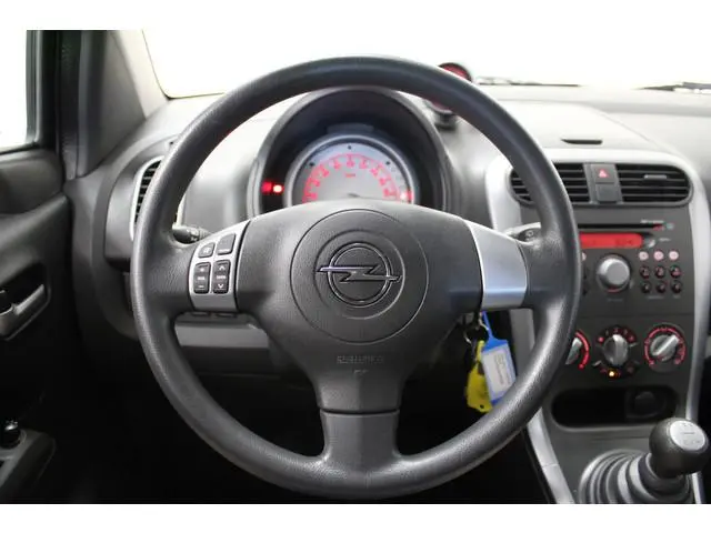 Opel Agila
