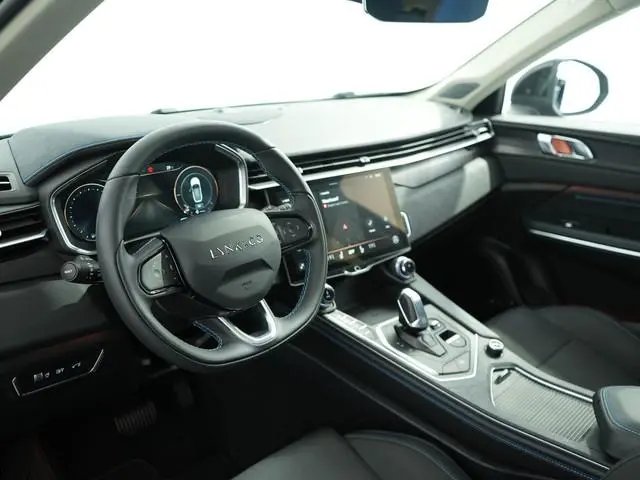 Lynk & Co 01