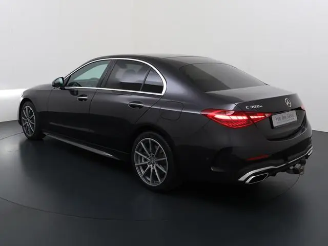 Mercedes-Benz C-klasse 300e AMG // Trekhaak // SoH 99,2% // Memory // 360 Camera // Keyless // Digit...