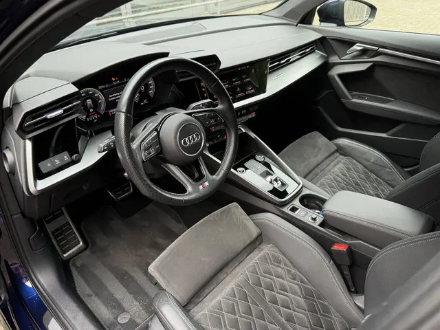 Audi A3 Sportback 40 TFSI-e AUT. *!* 2x S-LINE *!* RADAR/ 19 INCH/ CAMERA/ SPORTSTOELEN/ CARPLAY *!*