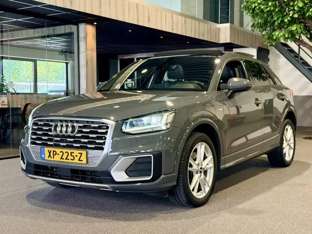 Audi Q2 1.4 TFSI CoD limited S-Line Panorama | Half leder | Navigatie | LED