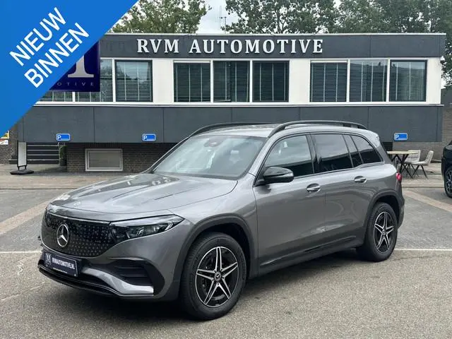 Mercedes-Benz EQB EQB 300 4Matic AMG NIEUW MODEL | SOH 100% | NIGHT PAKKET | 7-PERSOONS | ACHTERUITR...