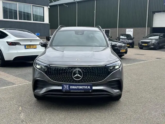 Mercedes-Benz EQB EQB 300 4Matic AMG NIEUW MODEL | SOH 100% | NIGHT PAKKET | 7-PERSOONS | ACHTERUITR...