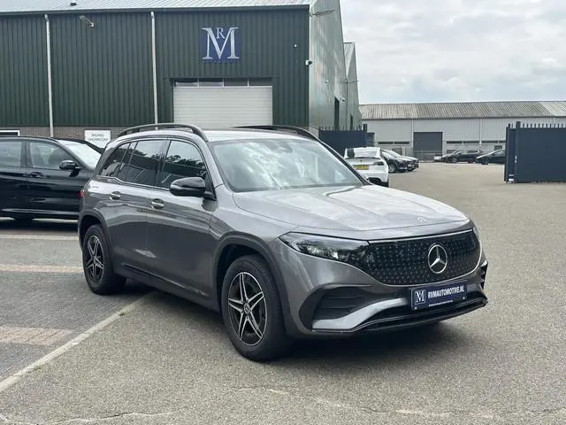 Mercedes-Benz EQB