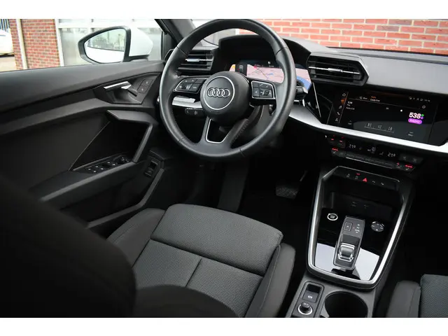 Audi A3 Sportback 35 TFSI 150pk Pano El-Klep Keyless Optic-black Carplay