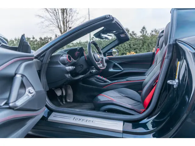 Ferrari 812 GTS