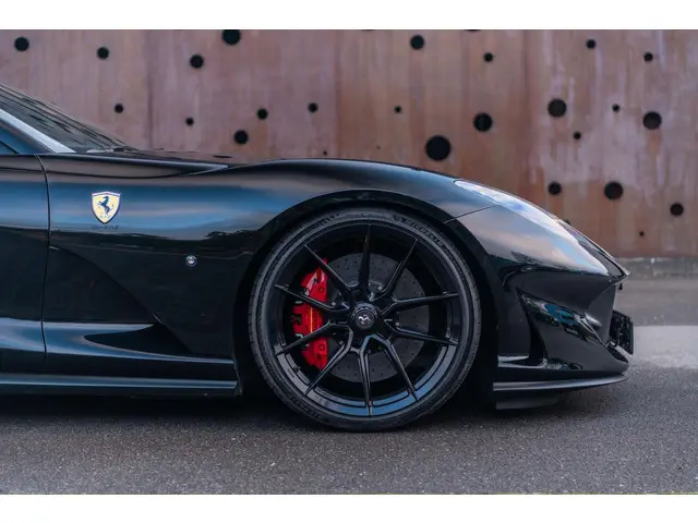 Ferrari 812 GTS