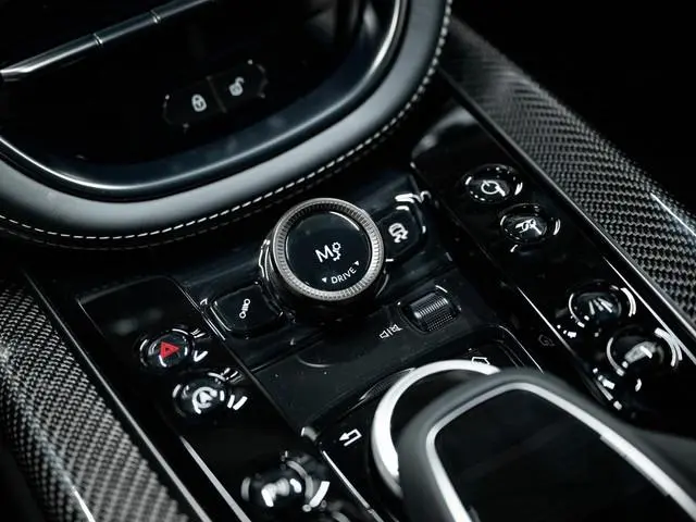 Aston Martin DBX