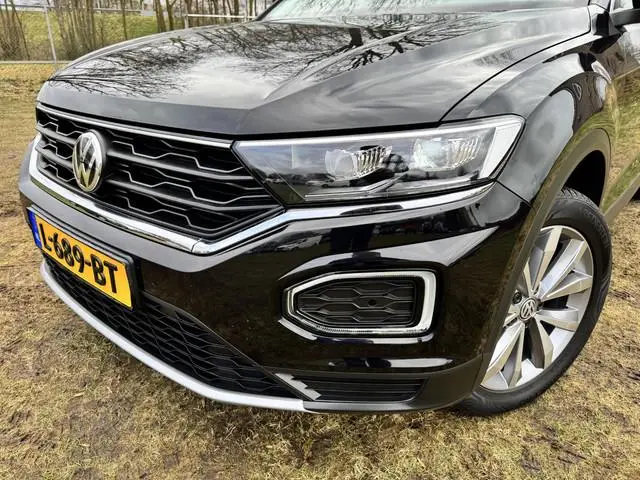Volkswagen T-Roc 1.5 TSI 150PK Sport | TREKHAAK 1.500KG | ADAP. CRUISE | BLINDSPOT | LED | STOELVERW...