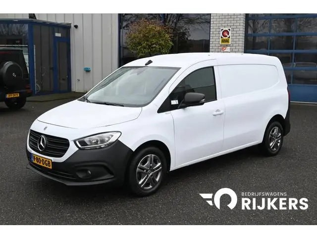 Mercedes-Benz Citan 110 CDI L2 Pro 3 Zitplaatsen, MBUX met camera