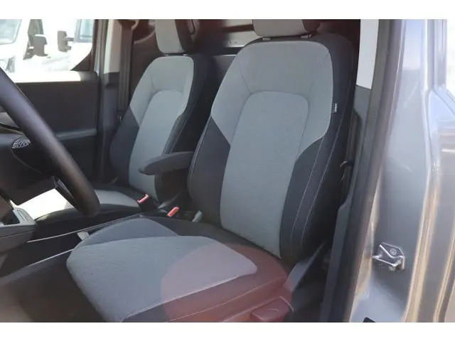 Ford E-Transit Courier
