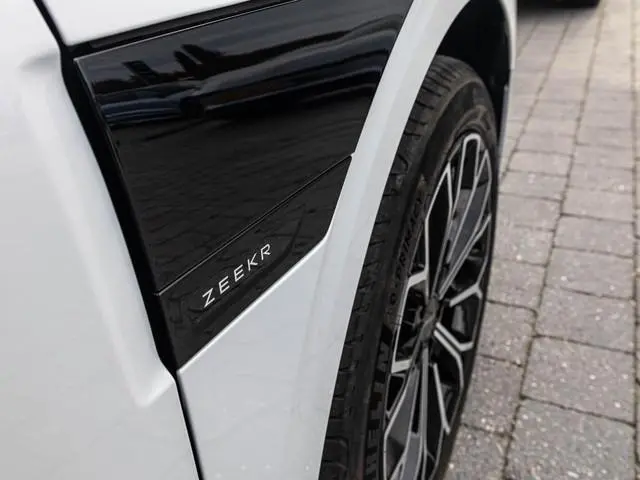 Zeekr 7GT