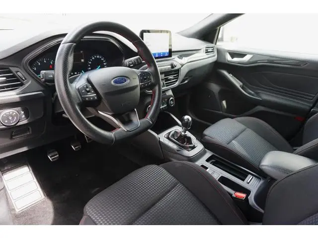 Ford Focus Wagon 1.0 EcoB. ST Line Business/B&O/18INCH/Winterpack/ LED Koplampen.
