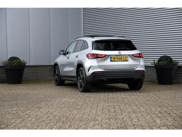 Mercedes-Benz GLA-klasse 250 e AMG Night Edition 218pk NAP|Pano|Memory|Keyless|Sfeer|Camera