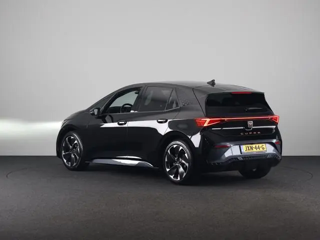CUPRA Born Business Limited 63 kWh 231PK | Navigatie | 19 Inch | Achteruitrijcamera | Adaptieve Crui...