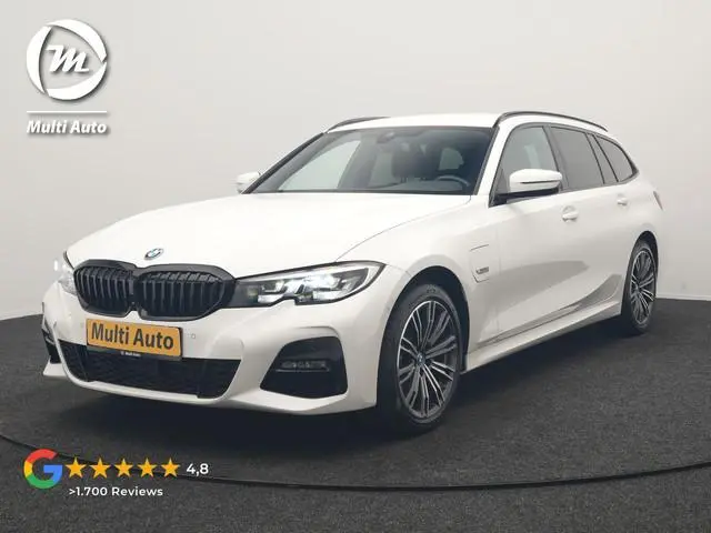 BMW 3-serie Touring 320e xDrive M Sport PHEV Dealer O.H. | Camera | Alcantara Sportstoelen & Stuur V...