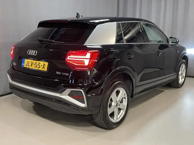 Audi Q2 35 TFSI S Edition 17"/Matrix LED/Camera/Adaptieve cruise/Keyless/PDC v+a/Stoelverwarming/App...