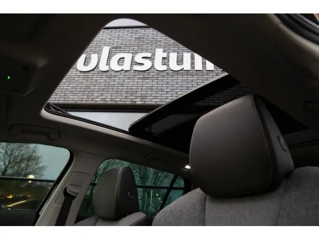 ŠKODA Octavia Combi 1.5 TSI MHEV Business Edition , Panoramadak, Stuur/stoelverwarming,