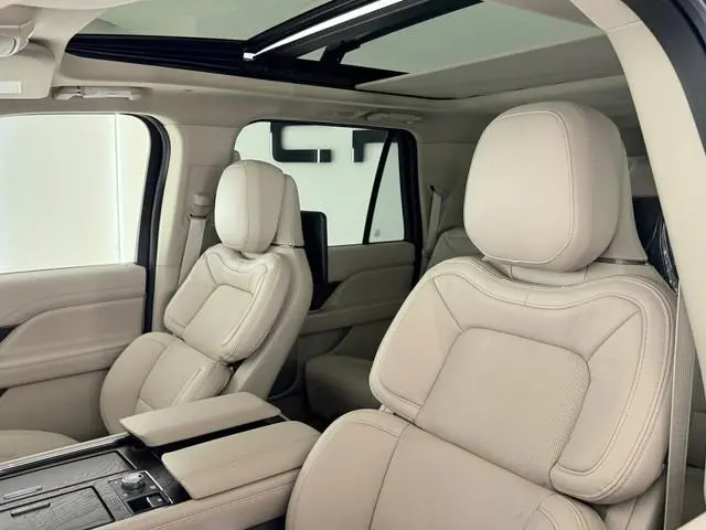 Lincoln Navigator