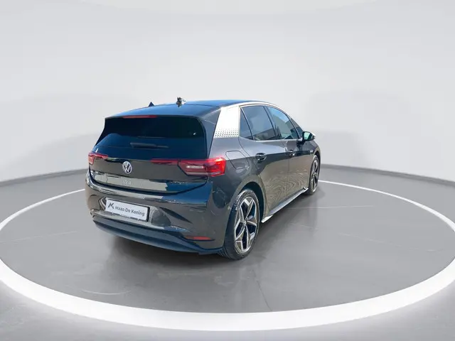Volkswagen ID.3 First Plus 58 kWh / 204pk · Navigatie · Apple/Android · Stoelverwarming ·  Camera +...