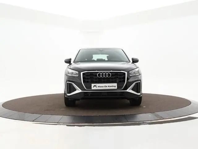 Audi Q2 35 TFSI 150pk S Edition · Camera · Keyless · Adaptive Cruise Control · Matrix LED · Audi Sou...