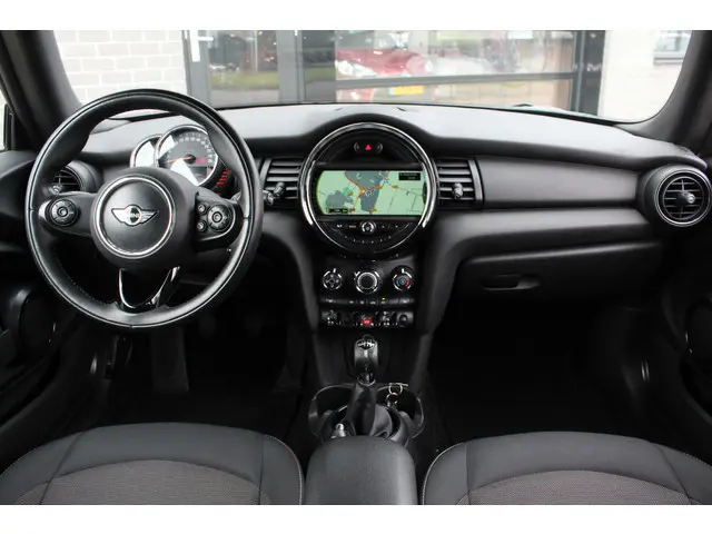 MINI Mini 1.2 One / Led / PDC / Navigatie / Stoelverwarming
