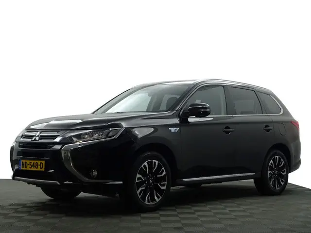 Mitsubishi Outlander 2.0 PHEV Instyle+ Aut- Stuur/Stoelverwarming, Camera, Xenon Led, Trekhaak, Park...