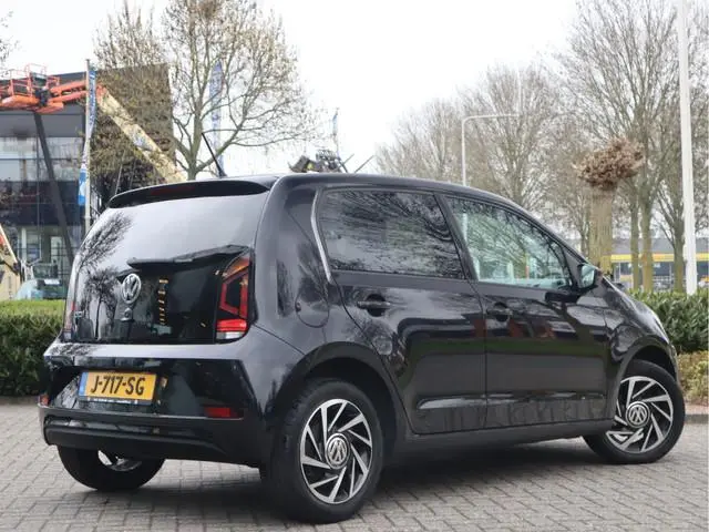 Volkswagen Up! 1.0 BMT high up! Airco / 5 deurs / Stoelverw / Elekramen / Lm15''