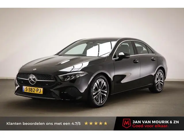 Mercedes-Benz A-klasse 180 Business Line | HALF LEDER | STOELVERWARMING | DAB | CAMERA
