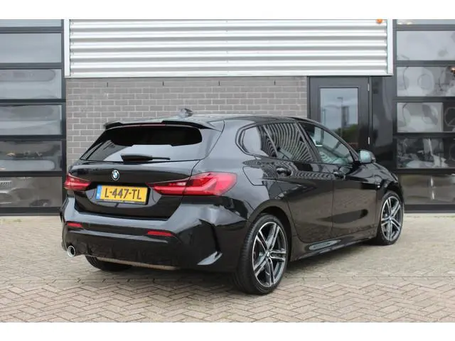 BMW 1-serie 118i Business Edition M Sport / Carplay / LED / N.A.P.