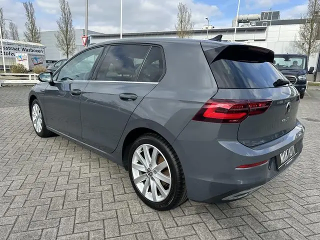 Volkswagen Golf VIII Lim. 1.5 Tsi Act Highline Massage Matrix Carplay Trekhaak